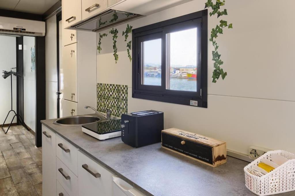 Houseboat Sardinia Suite كالياري المظهر الخارجي الصورة